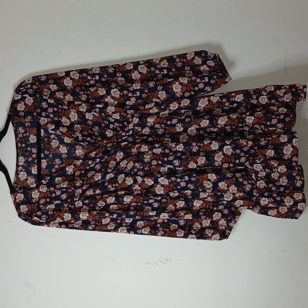 ALYA Large floral Print long sleeve dress with missing belt.